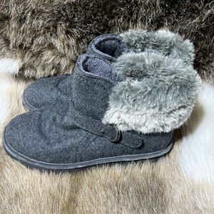 BEARPAW ~  KOKO ANKLE BOOTIE W/ NEVERWET  SZ 10